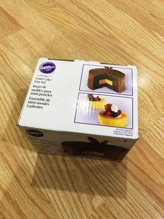 Wilton Mini Cake Pan Set