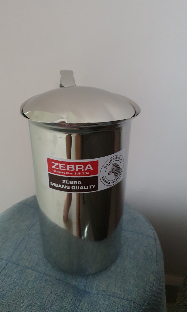 Zebra stainless steel water jug with lid, TV & Home Appliances, Kitchen