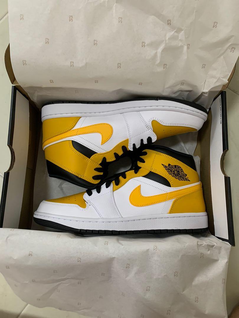 Air Jordan 1 Mid White/University Gold-Black, Men's Fashion, Footwear,  Sneakers on Carousell