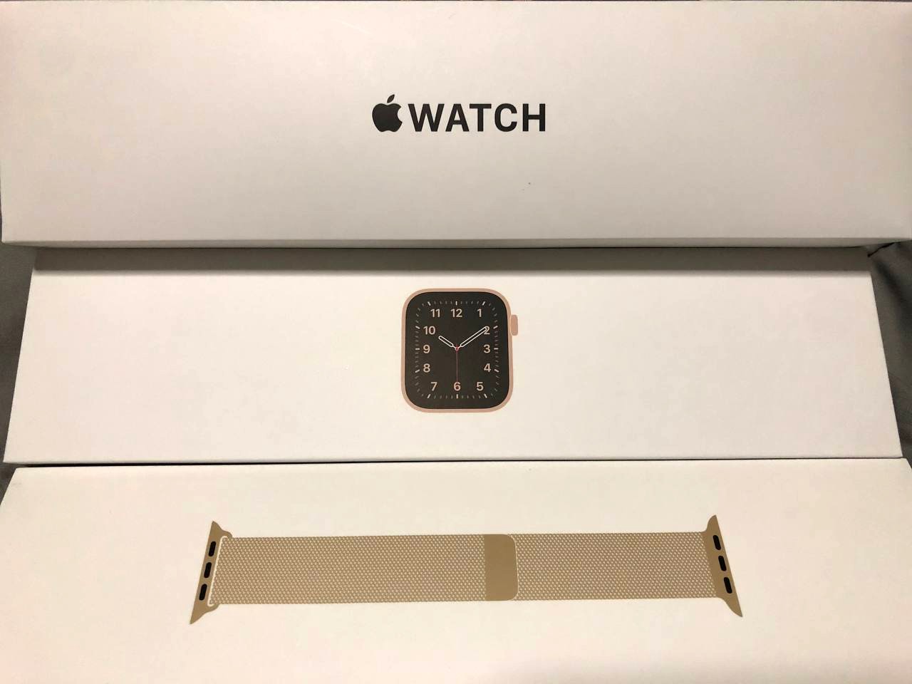 Apple watch gold new arrivals aluminium with milanese loop