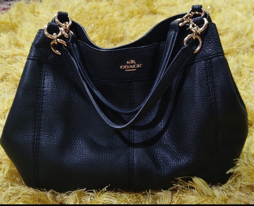 Let's Chat About The Coach Willow Shoulder Bag! (Review) - Fashion For Lunch