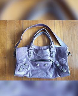 (Category: ) located in . Submitted by chloecsm (Listing ID 1076666025, Image 1). Description: .