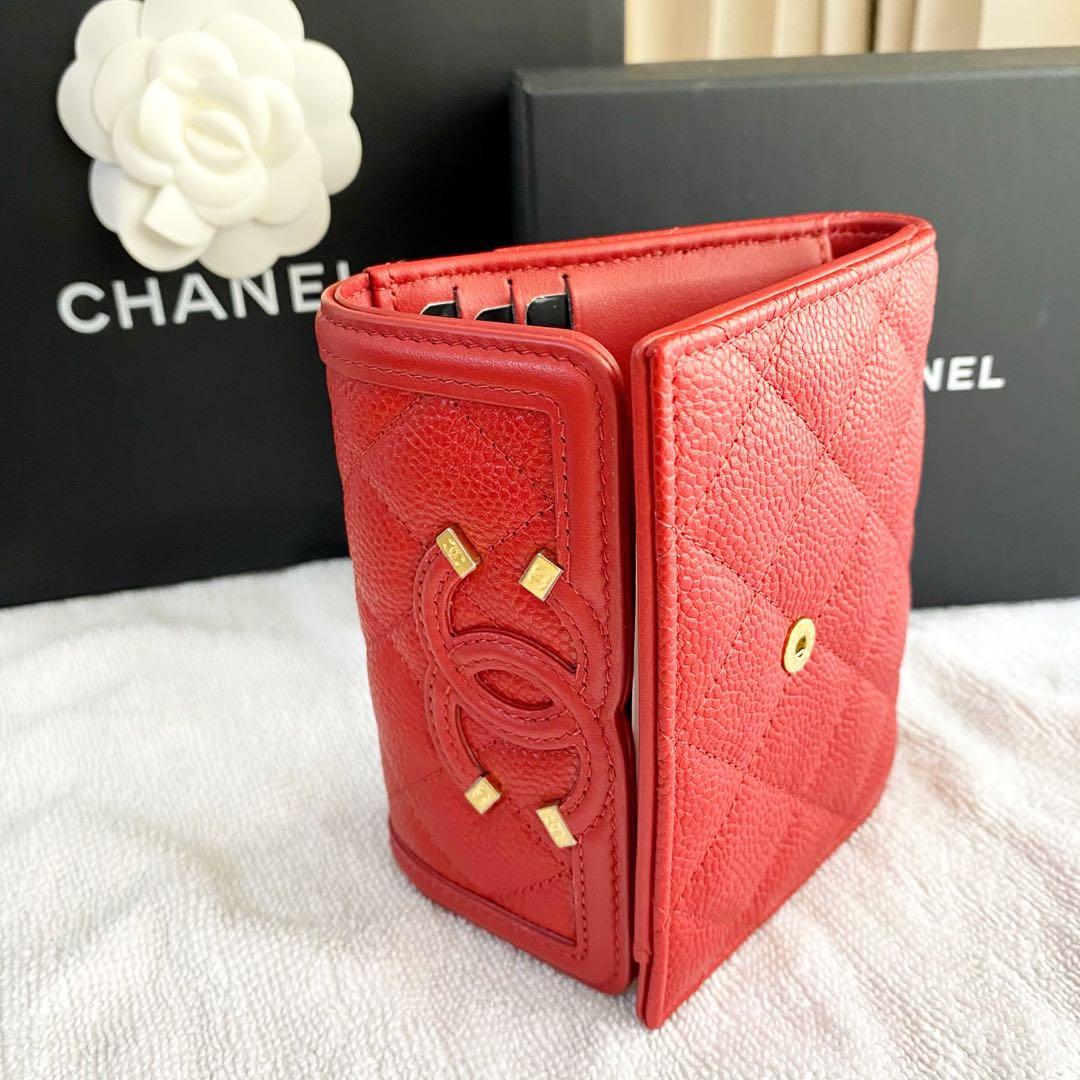 UNUSED* Chanel CC Filigree Small Flap Wallet (Red), Luxury, Bags & Wallets  on Carousell