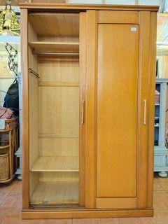 Closet cabinet