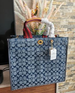 Coach chambray tote 2025 22