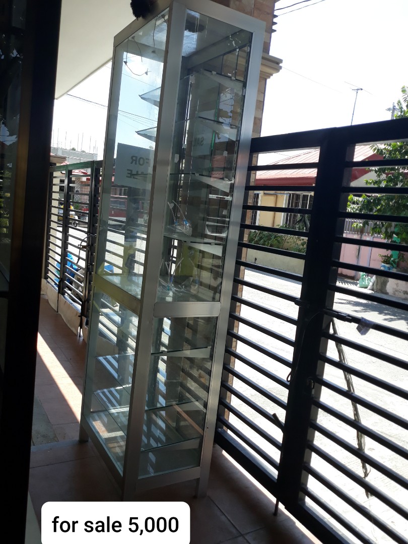 Stante Glass (BIG GLASS DISPLAY Looking For on Carousell