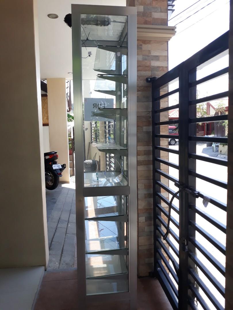 Stante Glass (BIG GLASS DISPLAY Looking For on Carousell