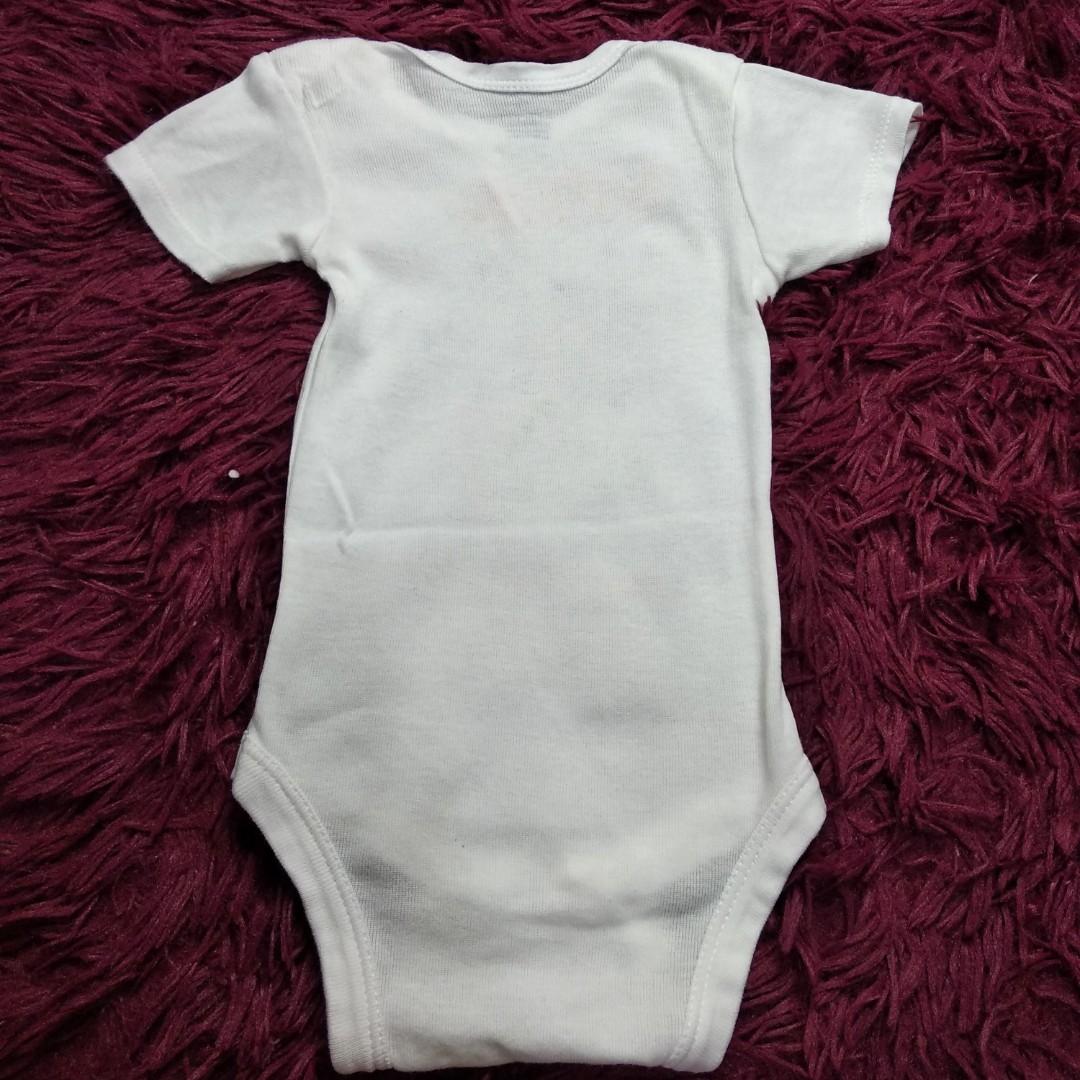 Gerber Onesies 3 to 6 months (Category: Babies & Kids Fashion) located in Pasig City. Submitted by KnEOnlineShop (Listing ID 1076544349, Image 2). Description: ✔Take Note: Manage your Expectation! All items are preloved in good condition unless stated. Some may have washable stains. ✔Strictly NO RESERVATION! ❌ NO Joy Reservers/Bogus Buyers BLOCKED.