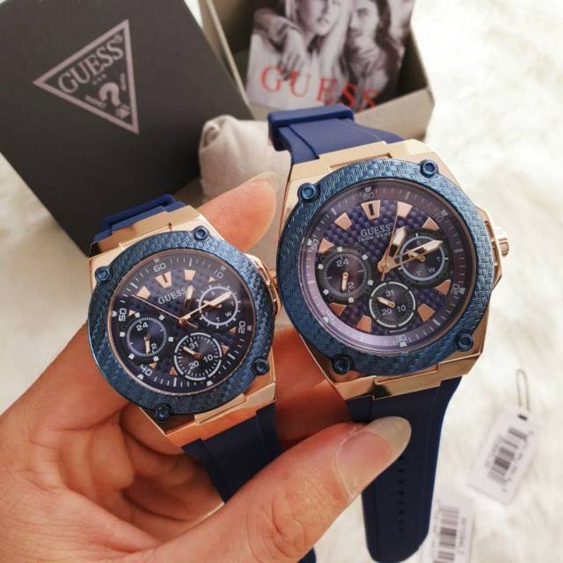 Fancy kjole vogn Långiver Guess Couple Watches, Women's Fashion, Watches on Carousell