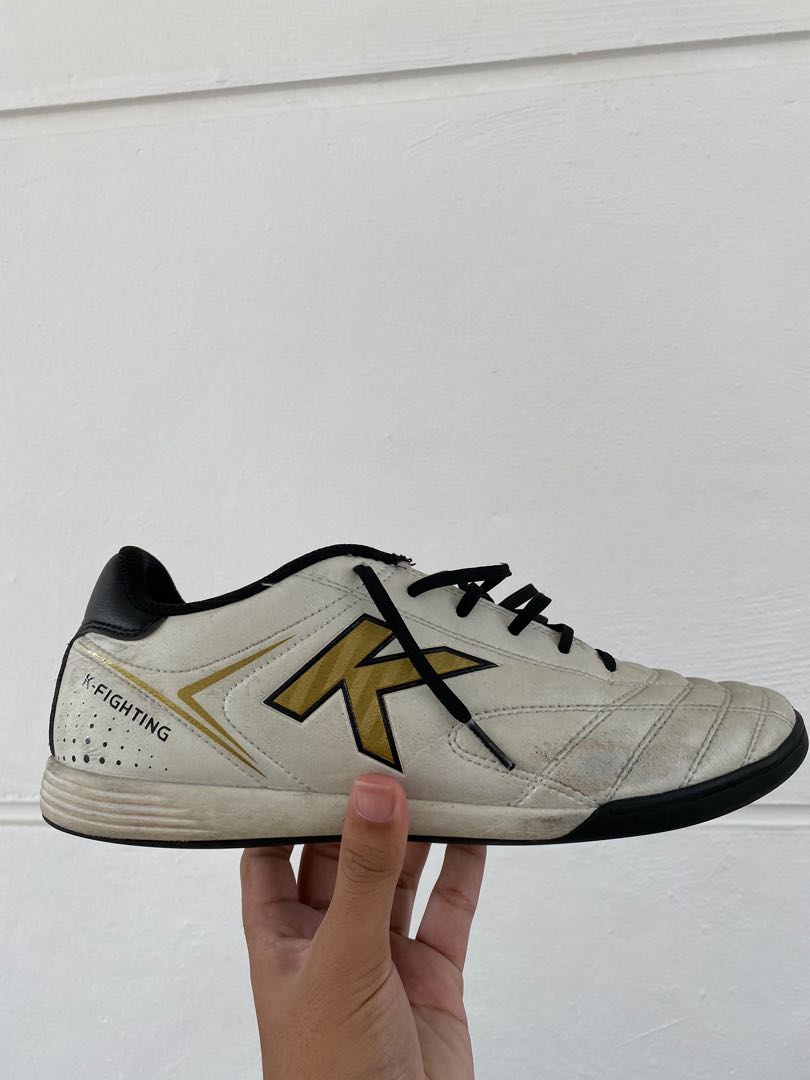 Futsal shoes hotsell kelme