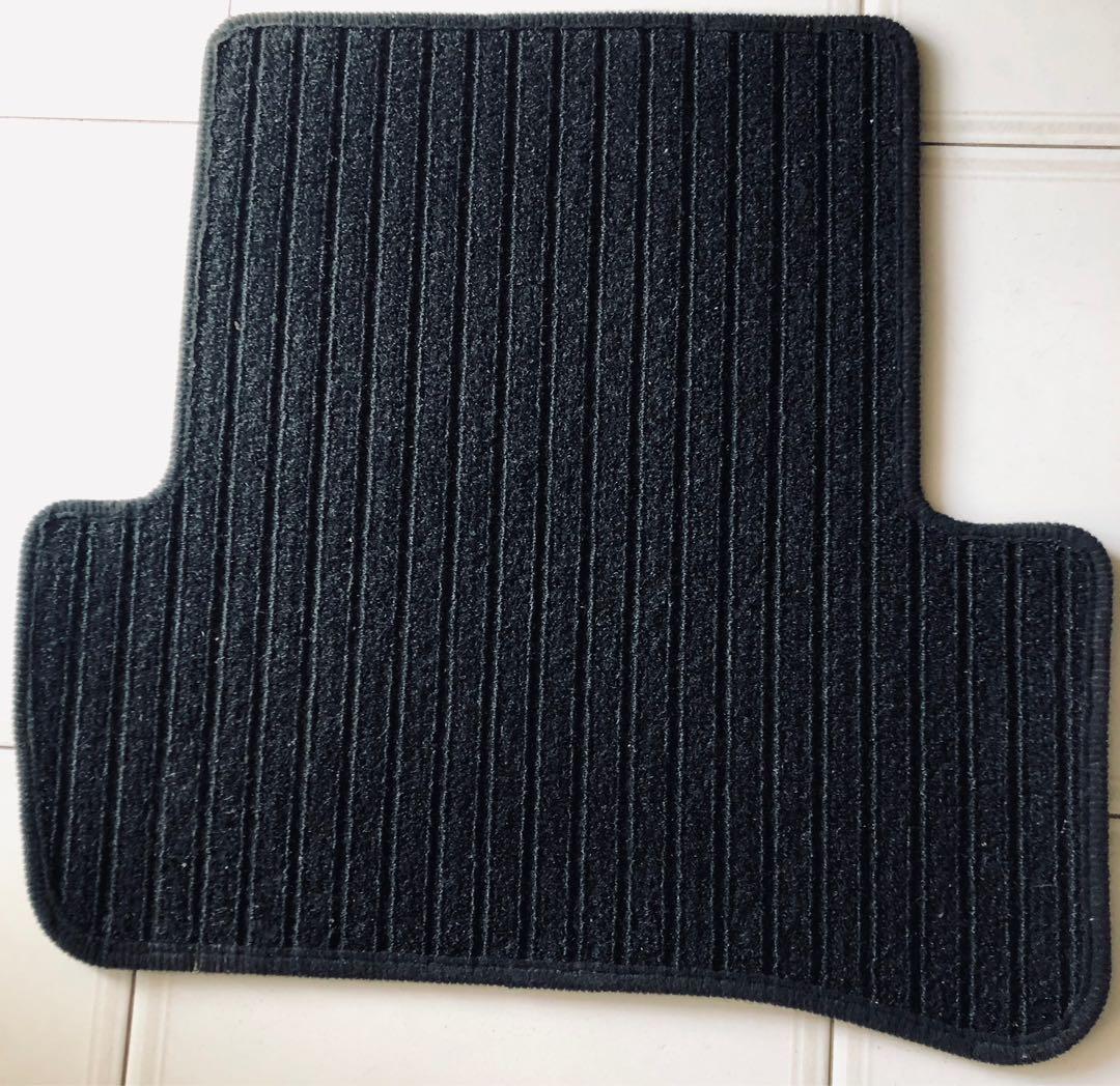 Original Mercedes W204 Floor Mats fits C180, C200, C250 Saloon /Estate