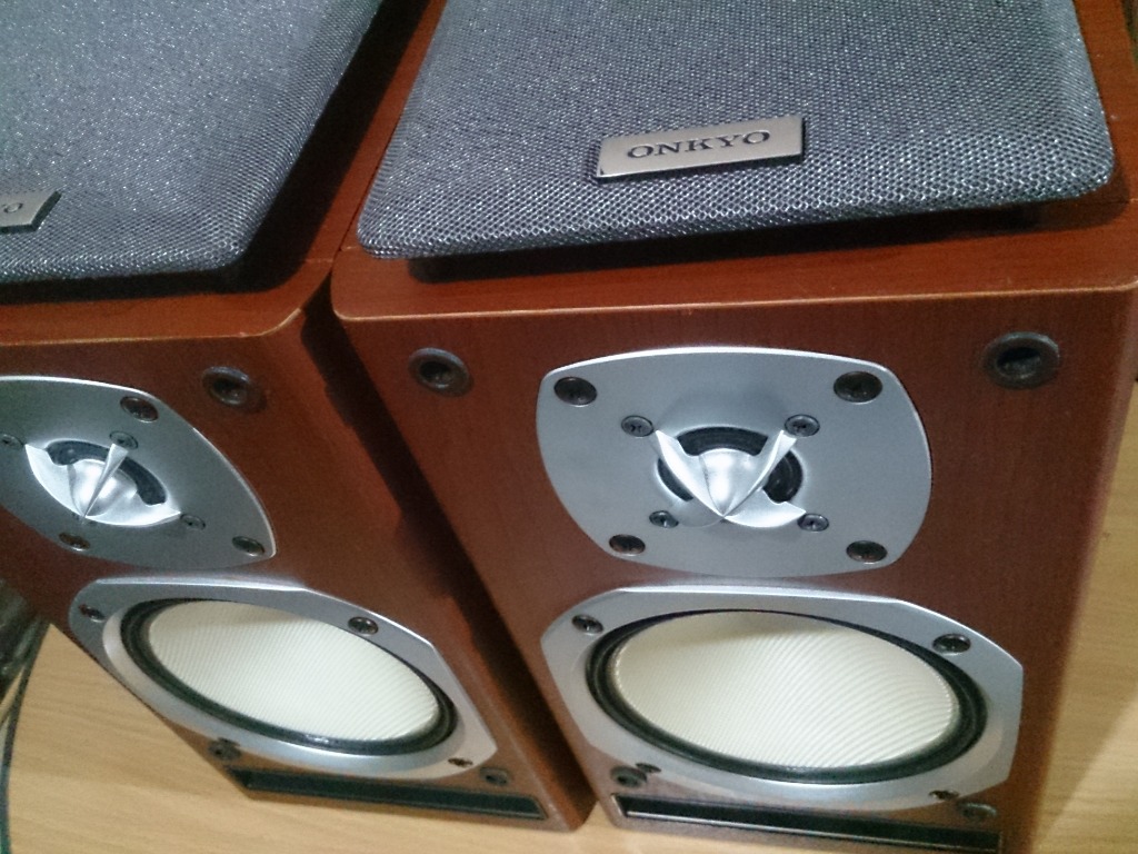 ONKYO bookshelf speaker, Audio, Soundbars, Speakers & Amplifiers on