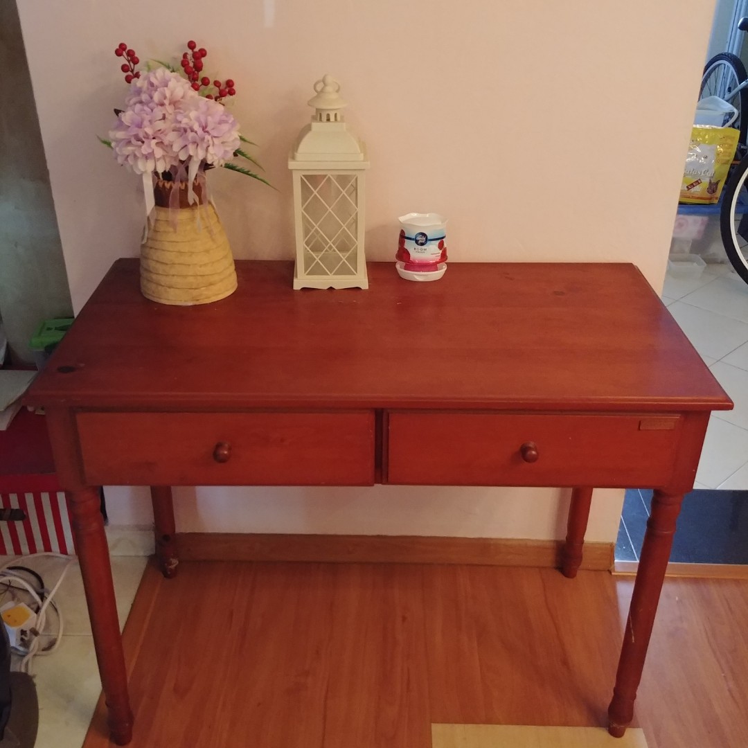 Picket & Rail table, Furniture & Home Living, Furniture, Tables & Sets