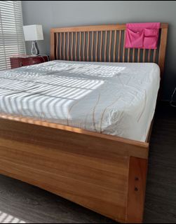 (Category: ) located in . Submitted by cleaningoutclosetspace (Listing ID 1076527480, Image 1). Description: .