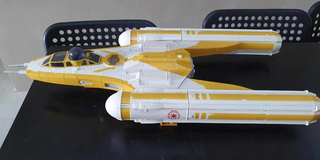 Star Wars Clone Wars Y-Wing Bomber Hasbro 2009 W/Missiles