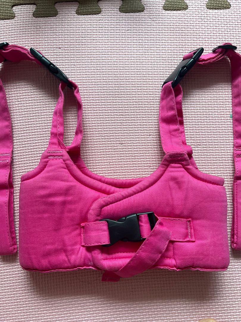 UpSpring Walking Wings for Infants (Category: Carriers & Slings) located in Taguig. Submitted by macncheese (Listing ID 1076538623, Image 2). Description: UpSpring Walking Wings for Infants Barely used and in good condition Color Pink .
