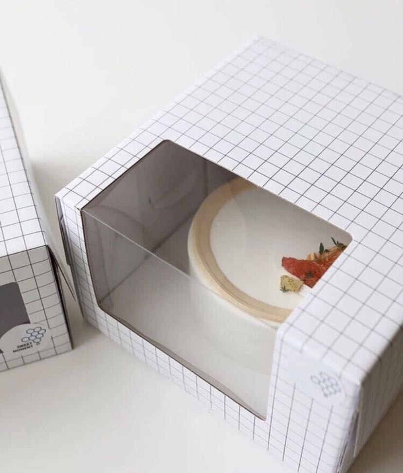 Korean Minimal Grid Cake Box with Base for 8 inch cake, Design & Craft ...