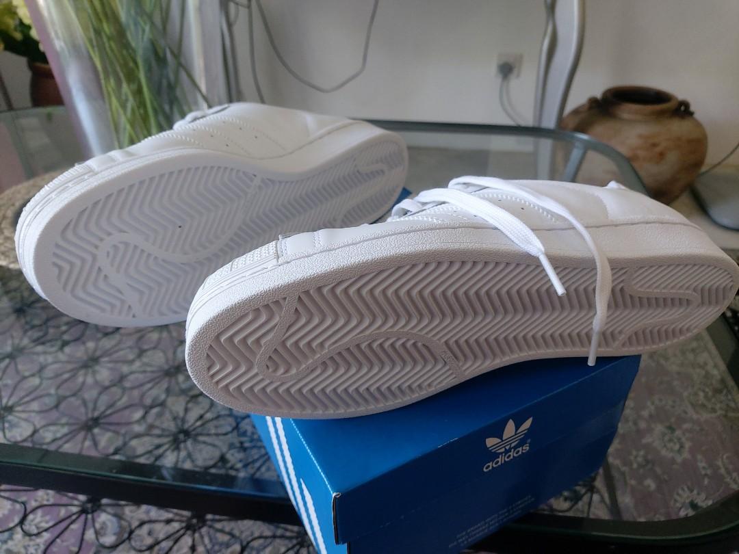 Adidas Superstar All White Size UK8.5, Men's Fashion, Footwear, Sneakers on Carousell Adidas Superstar All White Size UK8.5, Men's Fashion, Footwear, Sneakers on Carousell
