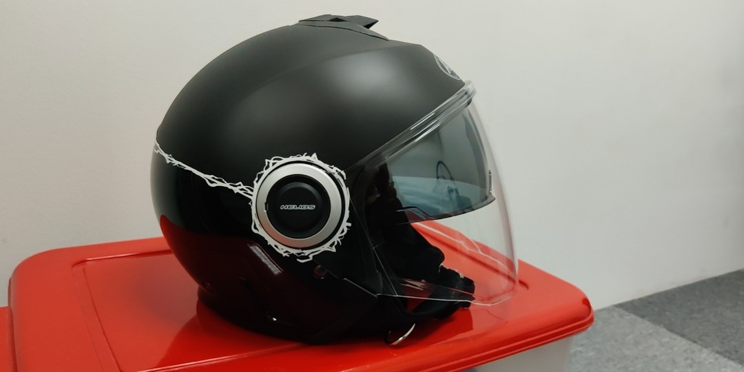 Airoh helios helmet top