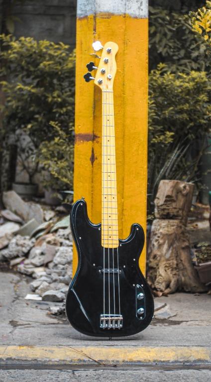 Clifton bass shop guitar