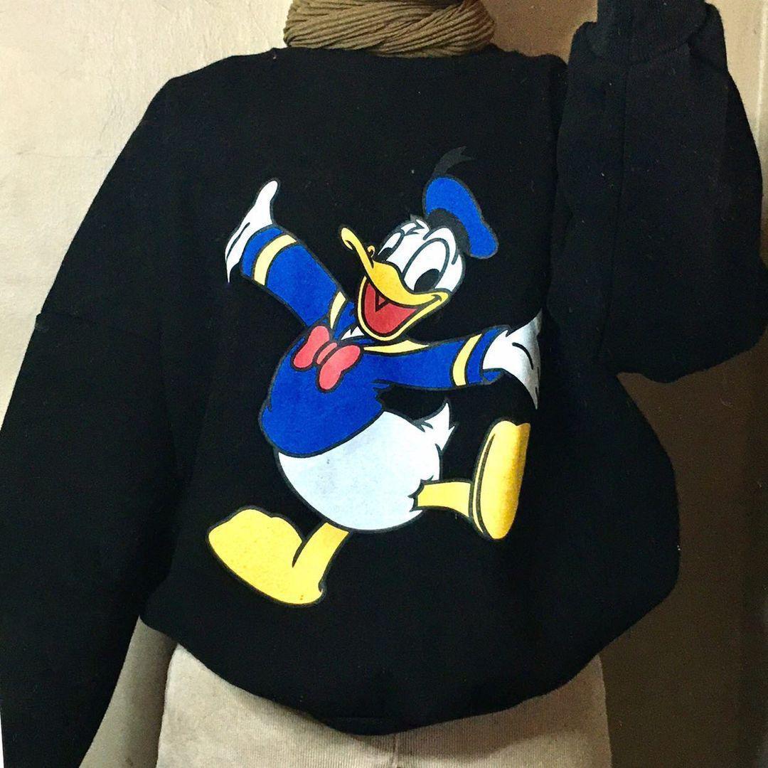 Crewneck Thrifring Donald Duck Fesyen Wanita Pakaian Wanita Lainnya Di Carousell Crewneck Thrifring Donald Duck Fesyen Wanita Pakaian Wanita Lainnya Di Carousell