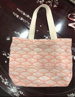 (Category: ) located in . Submitted by craftist (Listing ID 1076852904, Image 1). Description: .