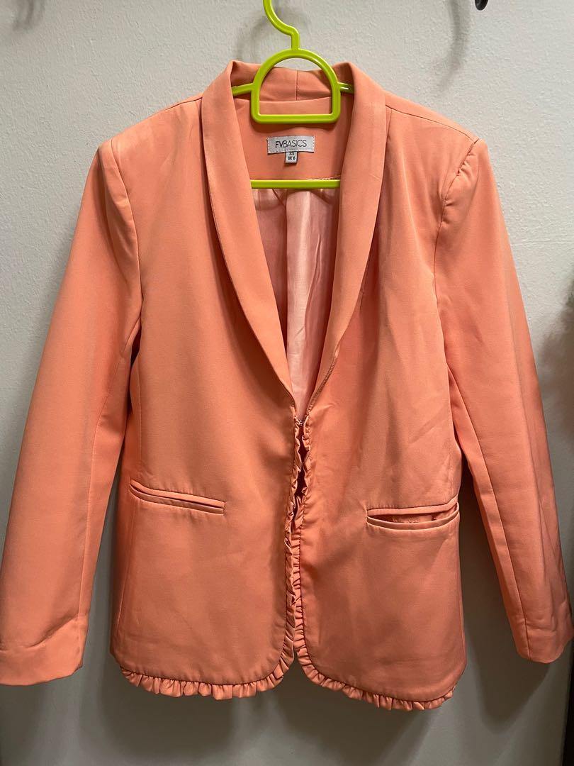 FV Basic Suit (Category: Baju Kurung & sets) located in Shah Alam. Submitted by sugarpop_ (Listing ID 1076817742, Image 3). Description: FV Basic Suit Letting go because it does not fit me 😭 Blazer and pants! Can dm me for more pics!!! Its super cute and stylish 🤍 .