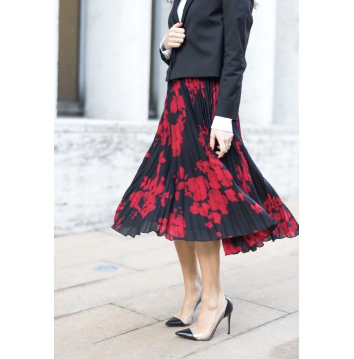 H&m red maxi skirt hotsell