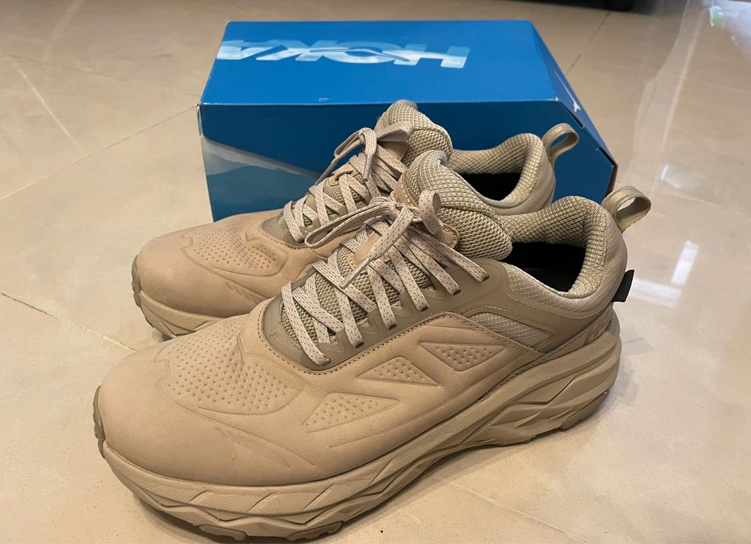 HOKA one one Challenger Low GORE-TEX Wide, 男裝, 鞋, 西裝鞋- Carousell
