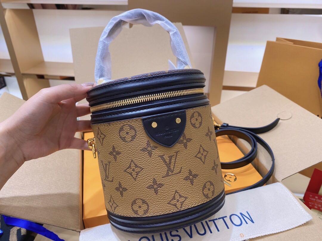 Louis Vuitton LV mother-in-law cylinder bag second-hand Japanese