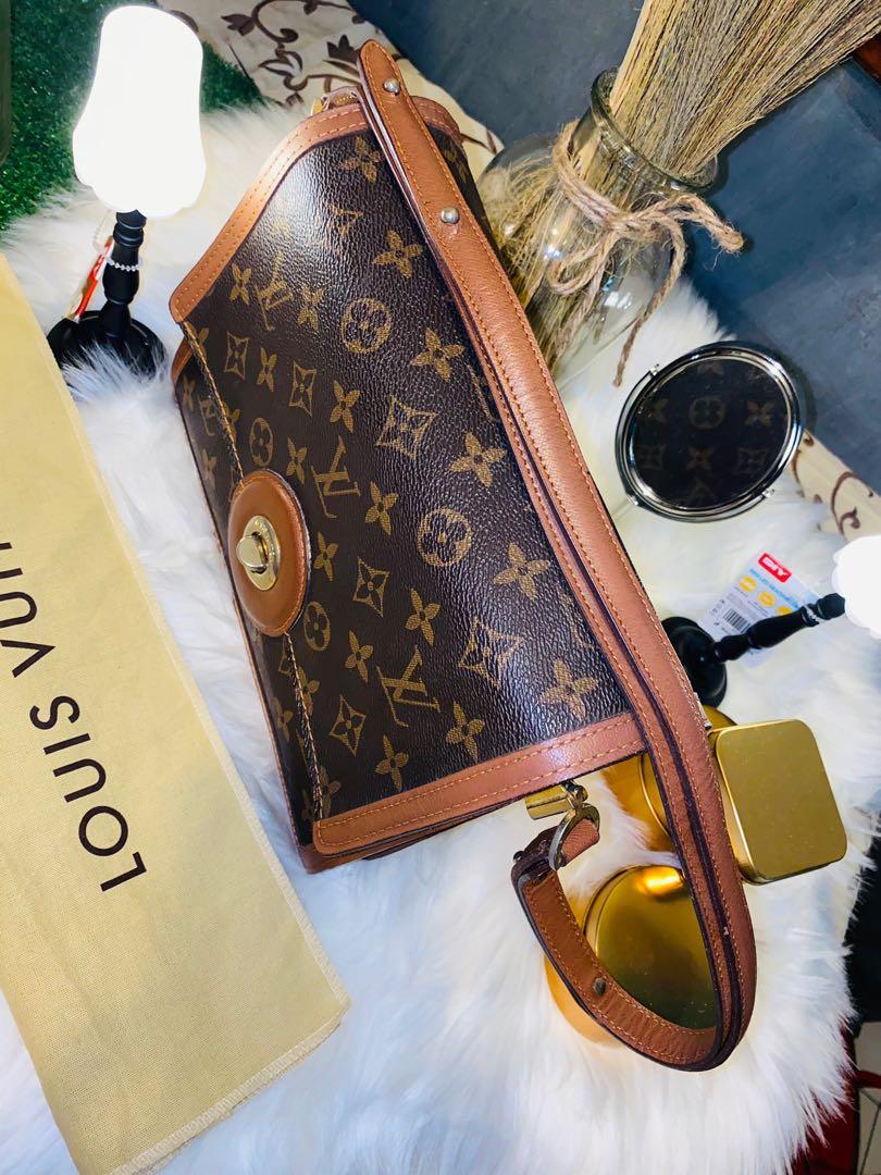 LOUIS VUITTON RASPAIL MONOGRAM, Women's Fashion, Bags & Wallets, Purses &  Pouches on Carousell
