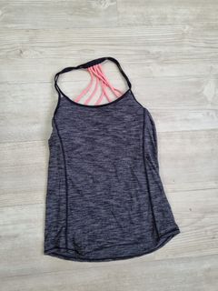 (Category: ) located in . Submitted by 2closets.co (Listing ID 1076804128, Image 1). Description: .