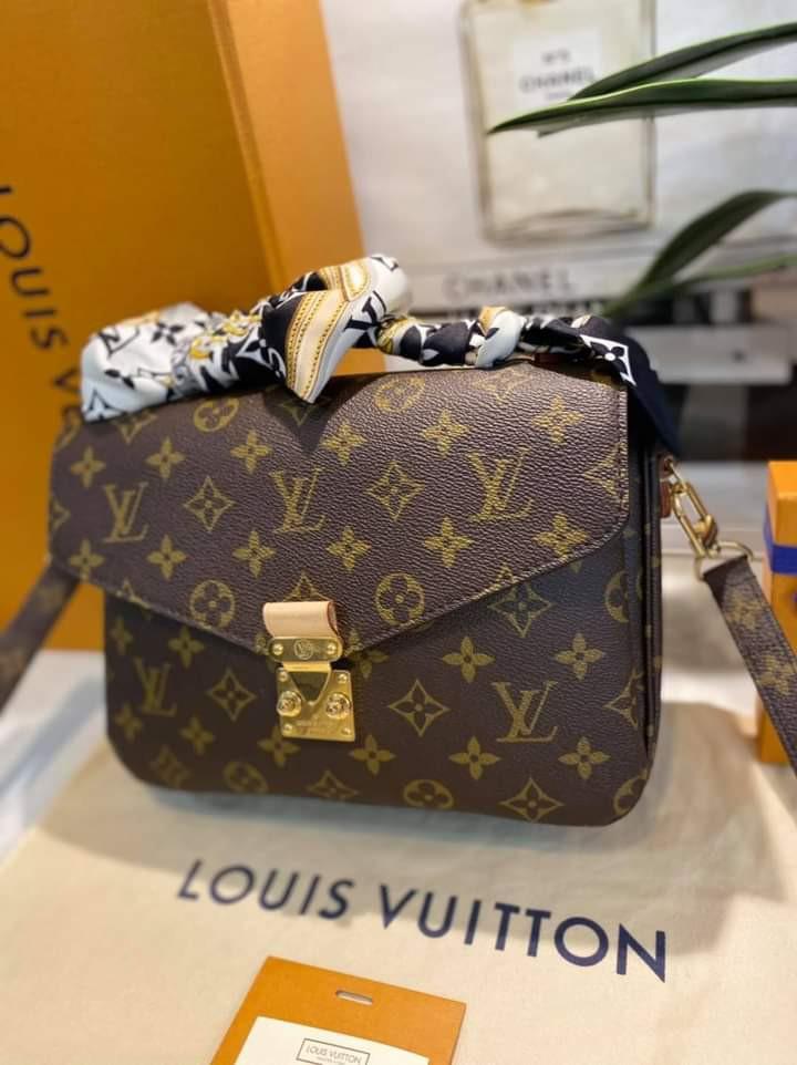 HOW TO TIE A TWILLY ON THE LOUIS VUITTON POCHETTE METIS: Four different  ways - Hérmes…