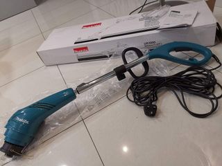 Makita UR3000 string trimmer, Furniture Home Living, Gardening, Grass Mowers & Trimmers on Carousell