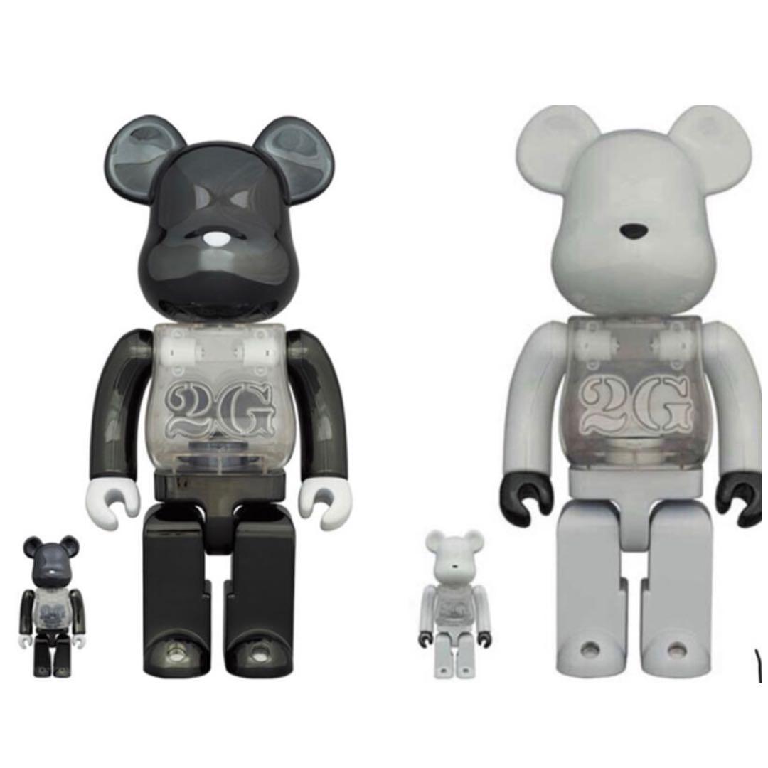 Medicom toy 2G white chrome black chrome bearbrick, Hobbies & Toys 