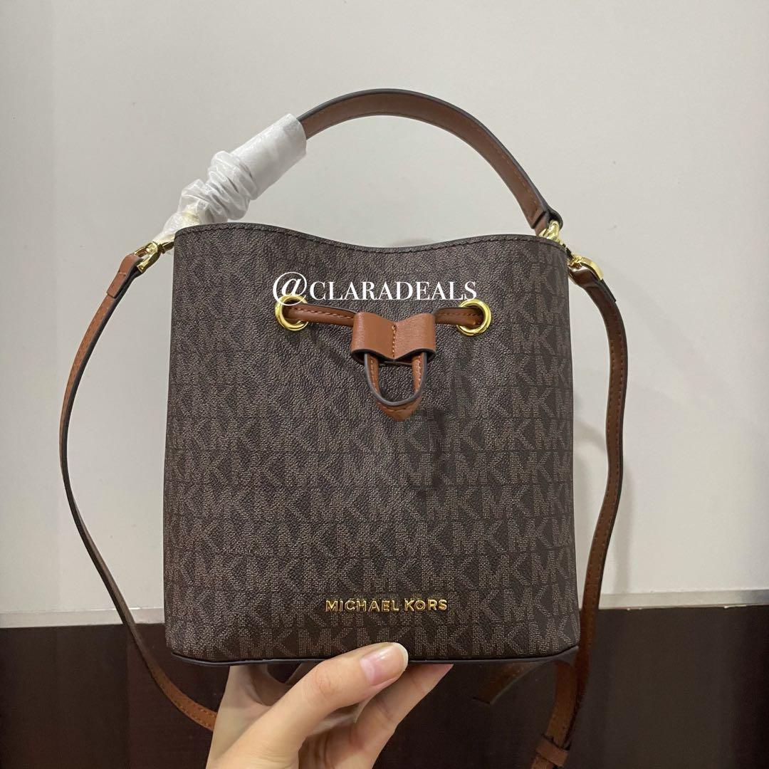 Michael Kors Mercer Gallery Bucket Bag