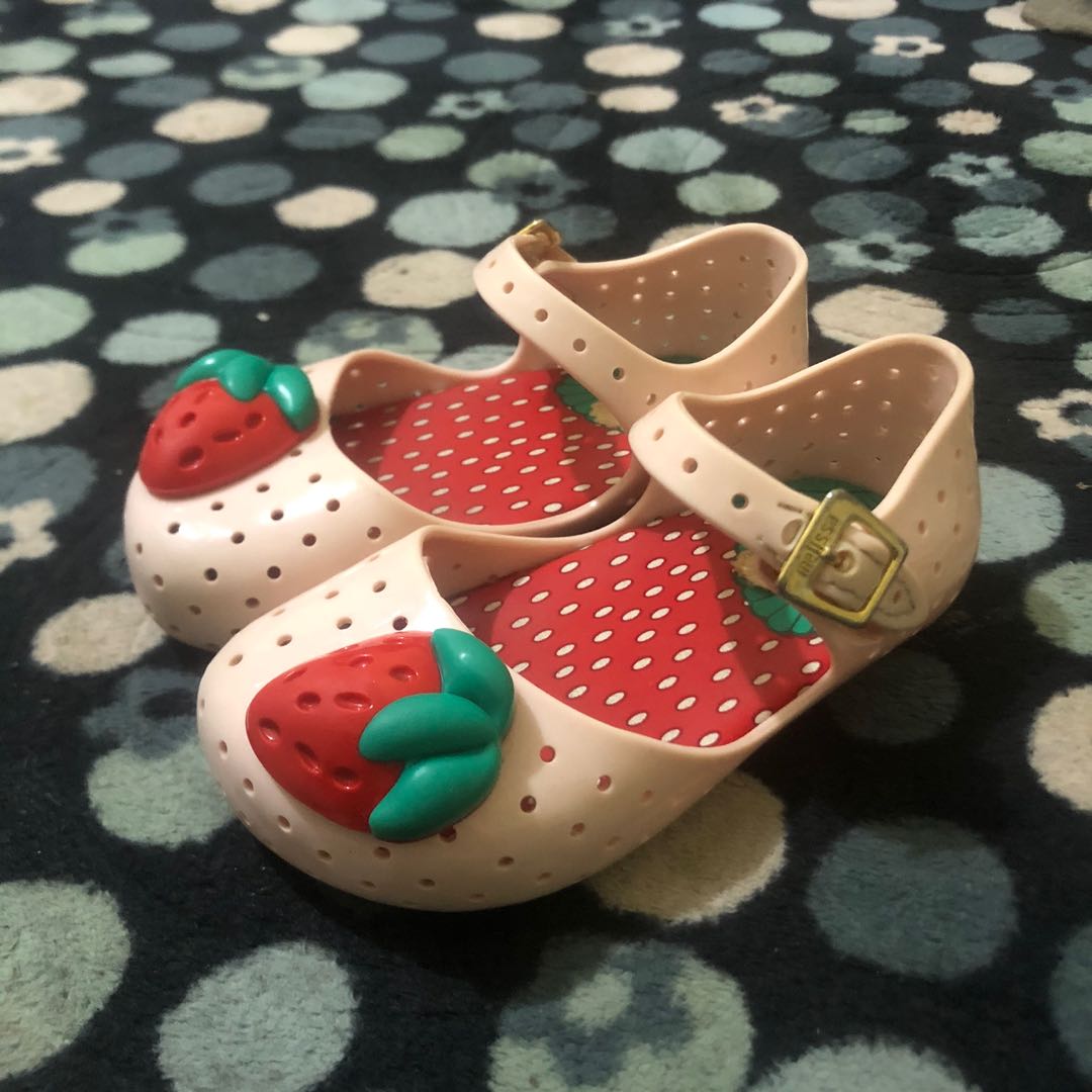 Mini melissa strawberry store