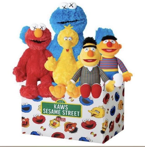Uniqlo elmo sale doll