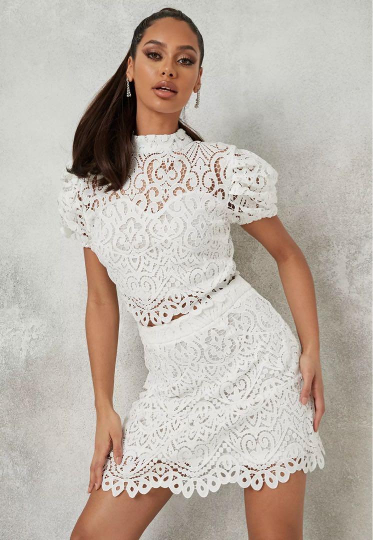 https://media.karousell.com/media/photos/products/2021/3/22/missguided_lace_puff_sleeve_cr_1616399675_08c1ad07_progressive.jpg