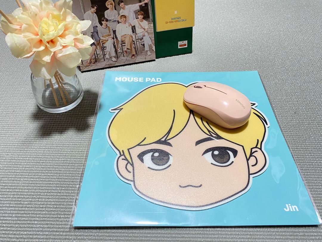 [ON HAND] Tiny Tan Mousepad- Sealed (Category: Mouse & Mousepads) located in Quezon City. Submitted by allseoulmerch (Listing ID 1076801867, Image 3). Description: Item is bought directly from Korea Pop Up store. Sealed. Never been opened. Available: RM Jin Suga J hope V Jungkook *Mouse not included Size: 222mm x 217 mm x 22 mm Country of Origin: South Korea Batch no./Manufacture Date SJ201101/ 2019.10.
