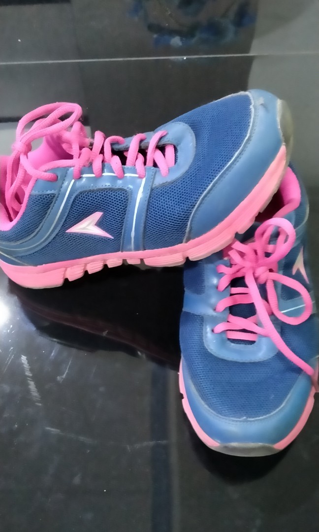 power jogging shoes