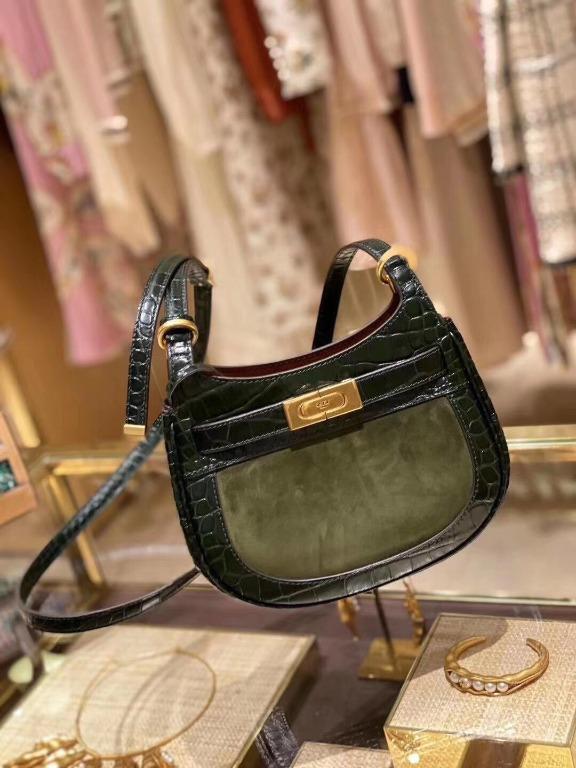 PREORDER) TORY BURCH - LEE RADZIWILL SMALL EMBOSSED SADDLEBAG 75086,  Luxury, Bags & Wallets on Carousell