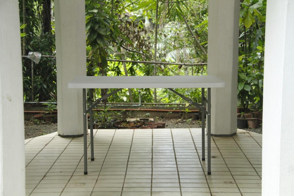 Slim Compact Durable Table ON Sale (Category: Tables & Sets) located in Manila. Submitted by mf143 (Listing ID 1076795295, Image 1). Description: Branded Fold in Half Table 4FT Slim, Compact, Durable .
