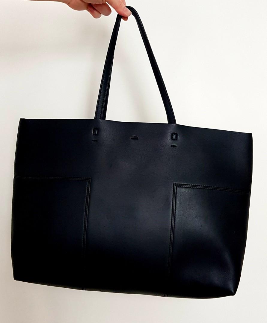 reserved Tory Burch Tote from Wisma Boutique Women s Fashion Bags Wallets Tote Bags on Carousell