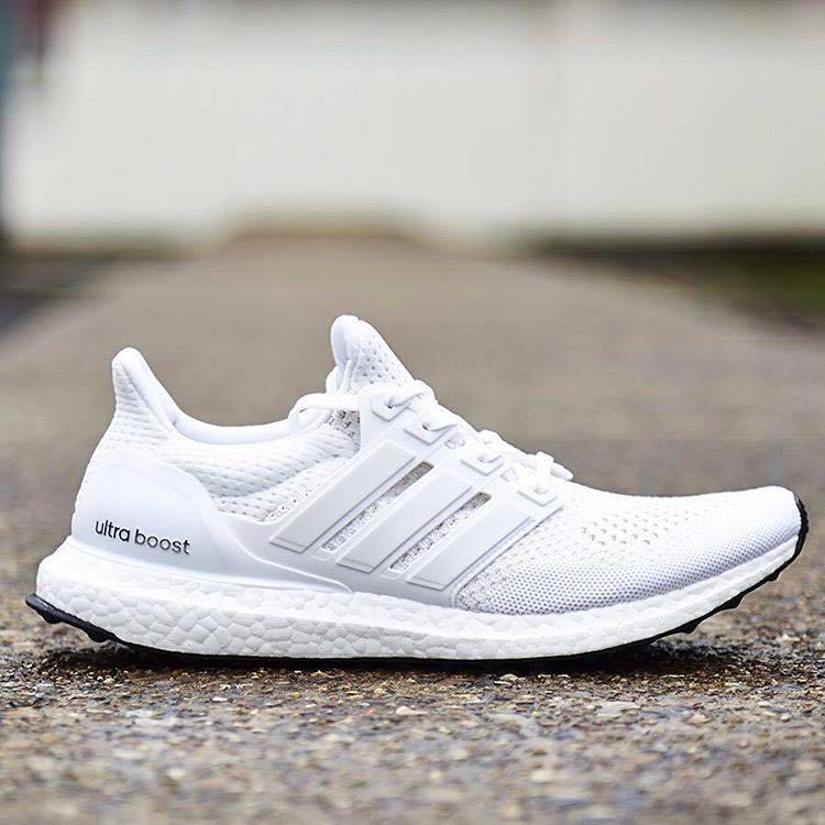 Ultraboost 1.0 triple white (us 8), Men's Fashion, Footwear, Sneakers on  Carousell