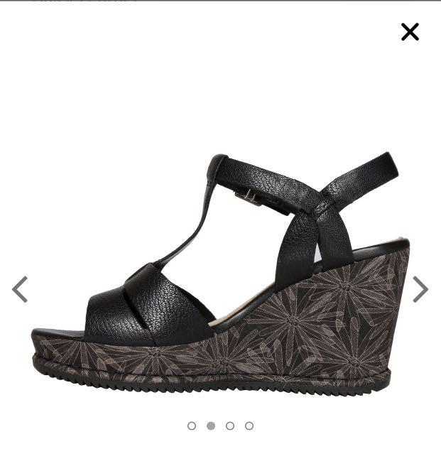 Clarks adesha river hotsell