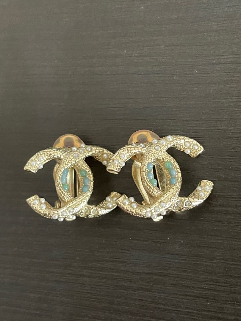 Chanel style pink blue gold earrings earrings Chanel ladies Japanese  high-end second-hand vintage jewelry - Shop Mr.Travel Genius Antique shop  Earrings & Clip-ons - Pinkoi