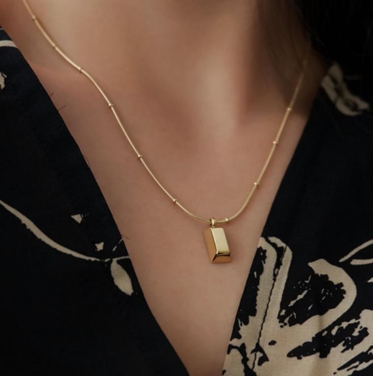 Locket gold bar cheap