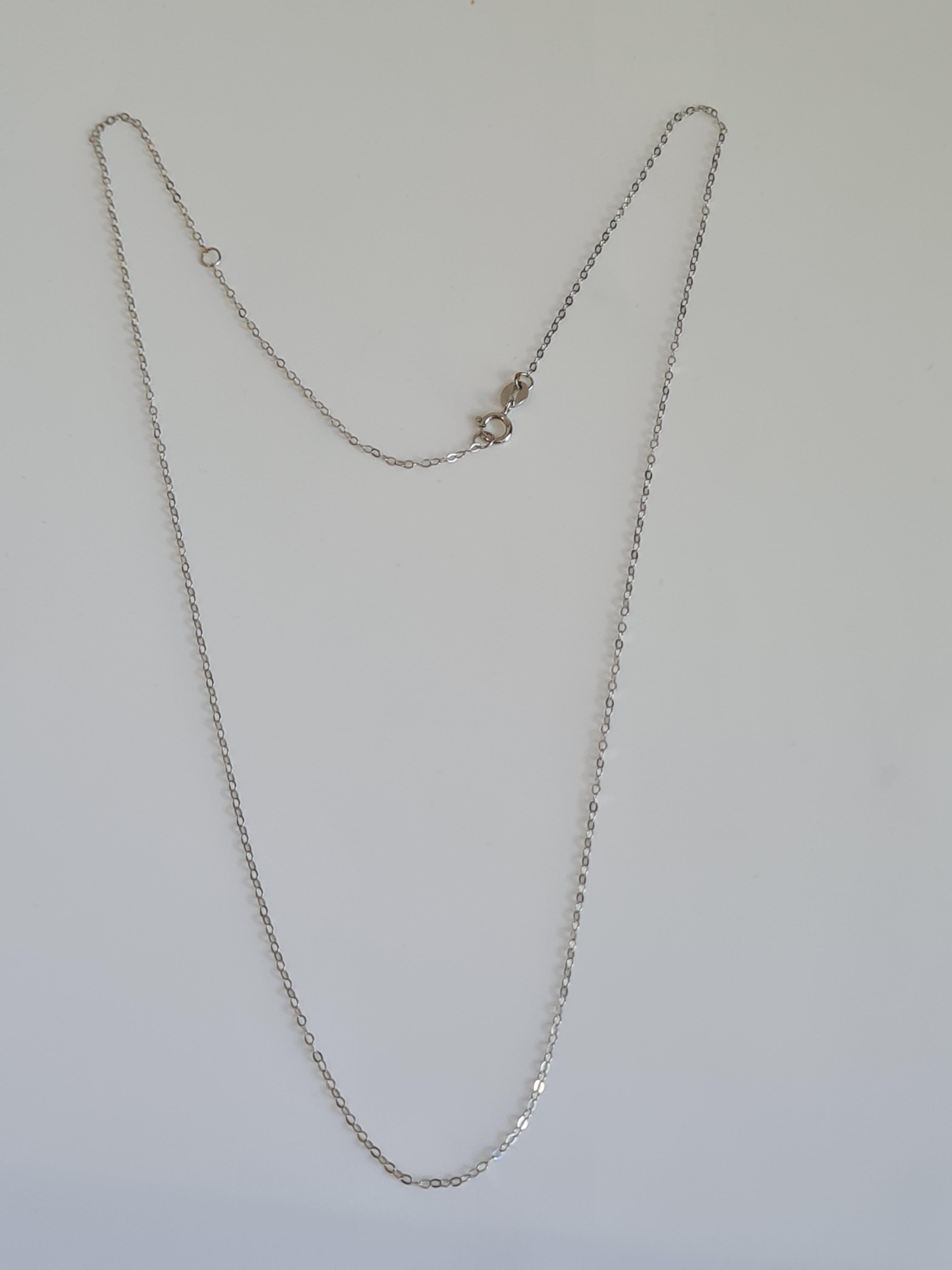 White gold necklace 18k top