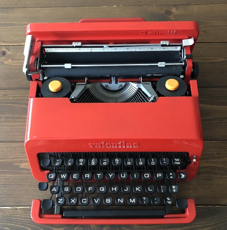 日本直送 925 1969 古董olivetti Valentine 中古經典設計獎得主手提打字機連盒100 操作正常已換全新墨帶連說明書昭和時期typer Typewriter Made In Barcelona 100 Functional Portable